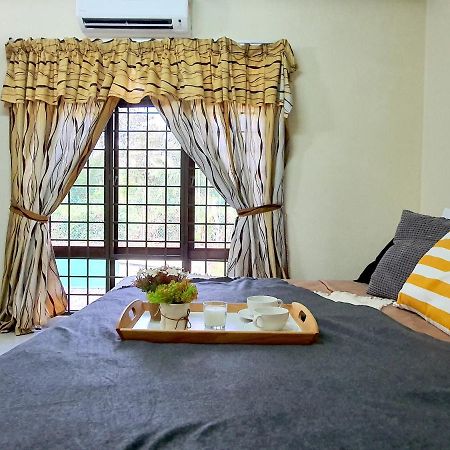 Melaka Afamosa Villa With Private Pool For 10 Pax Alor Gajah Exterior foto